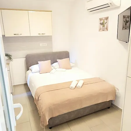 & Niko Apartment