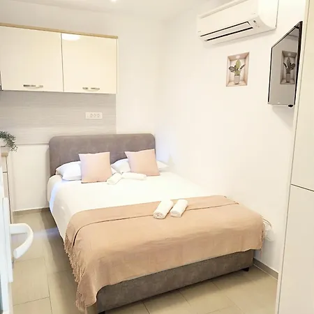 Apartment & Niko