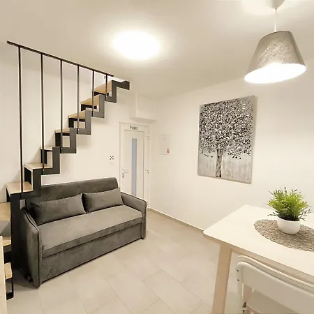 Apartment & Niko *