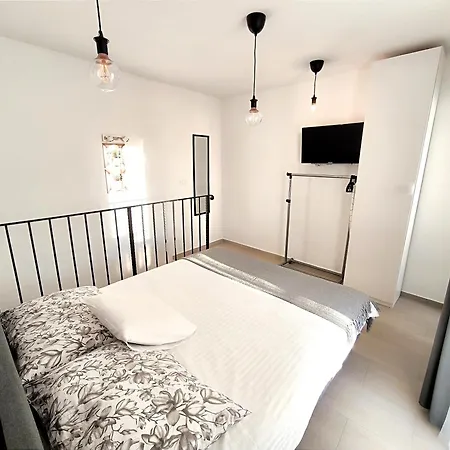 & Niko Apartment *