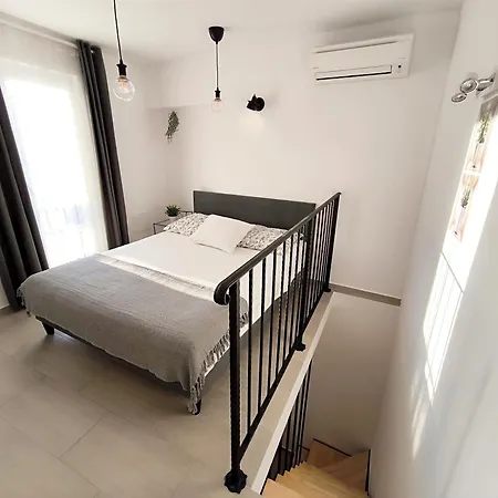Niko Apartment *